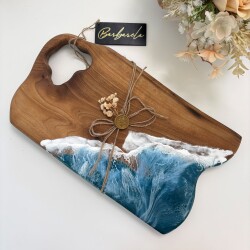 Дървена дъска от орех с епоксидна смола – за рязане и сервиране 010