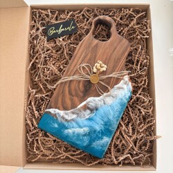 Дървена дъска от орех с епоксидна смола – за рязане и сервиране 006