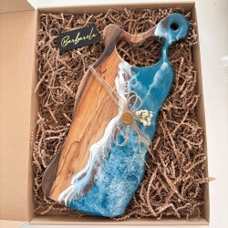 Дървена дъска от орех с епоксидна смола – за рязане и сервиране 0013