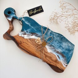 Дървена дъска от орех с епоксидна смола – за рязане и сервиране 0013