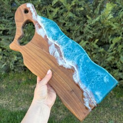 Дървена дъска от орех с епоксидна смола – за рязане и сервиране 005