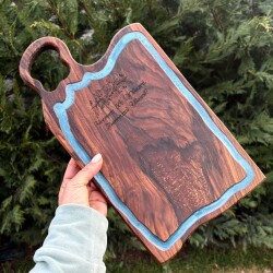 Светеща дъска от орех с епоксидна смола 002