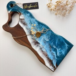 Дървена дъска от орех с епоксидна смола – за рязане и сервиране 016