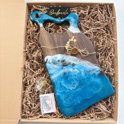 Дървена дъска от орех с епоксидна смола – за рязане и сервиране 018