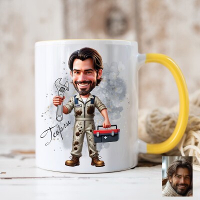 Чаша с карикатура на мъж, майстор с гаечен ключ Чаша с карикатура на мъж, майстор с гаечен ключ