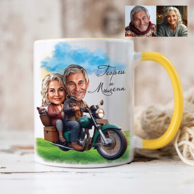 Чаша с карикатура на мъж и жена с мотор Чаша с карикатура на мъж и жена с мотор