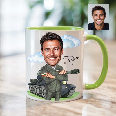 Чаша с карикатура на мъж с танк - военен, танкист Чаша с карикатура на мъж с танк - военен, танкист