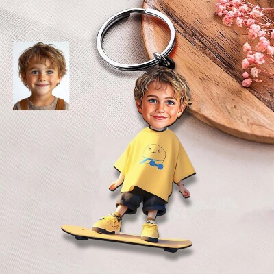 Ключодържател - момче със скейтборд Ключодържател - момче със скейтборд