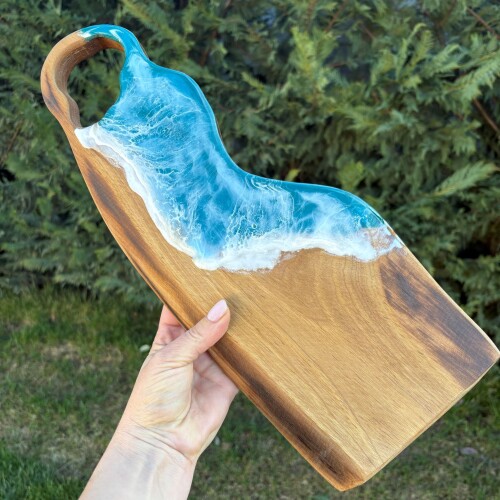 Дървена дъска от орех с епоксидна смола – за рязане и сервиране 009