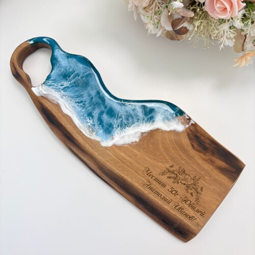 Дървена дъска от орех с епоксидна смола – за рязане и сервиране 009