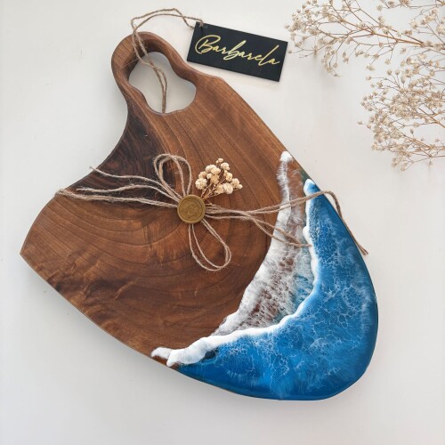 Дървена дъска от орех с епоксидна смола – за рязане и сервиране 007