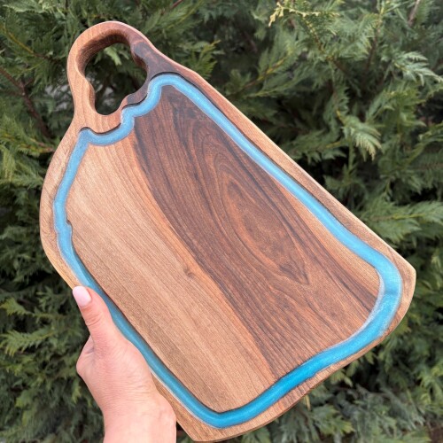 Светеща дъска от орех с епоксидна смола 001