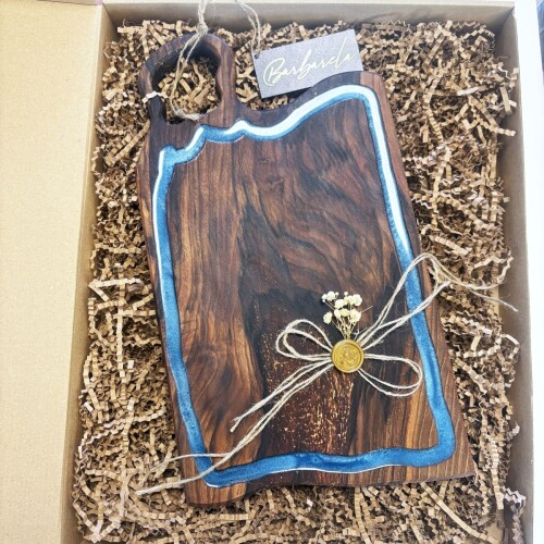 Светеща дъска от орех с епоксидна смола 002