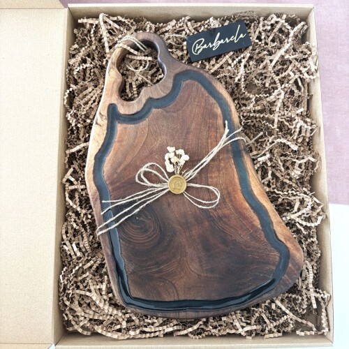 Дъска от орех с епоксидна смола 003