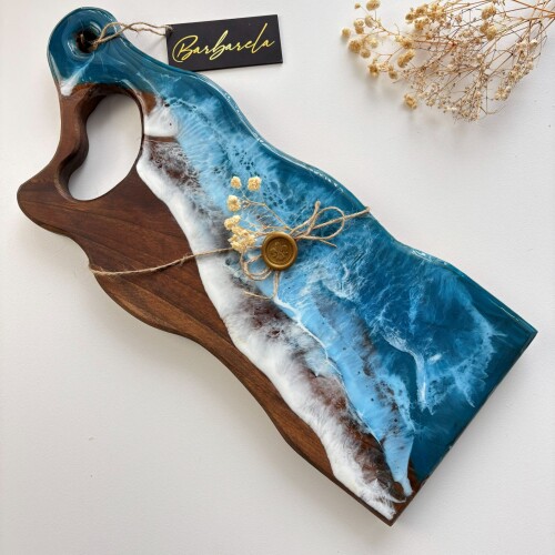 Дървена дъска от орех с епоксидна смола – за рязане и сервиране 016